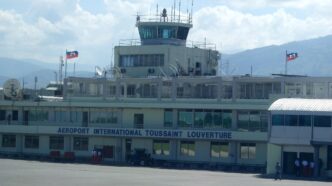 L'Aéroport International Toussaint Louverture, principal aéroport d'Haïti, situé à Port-au-Prince. Crédit photo : Didier Moïse