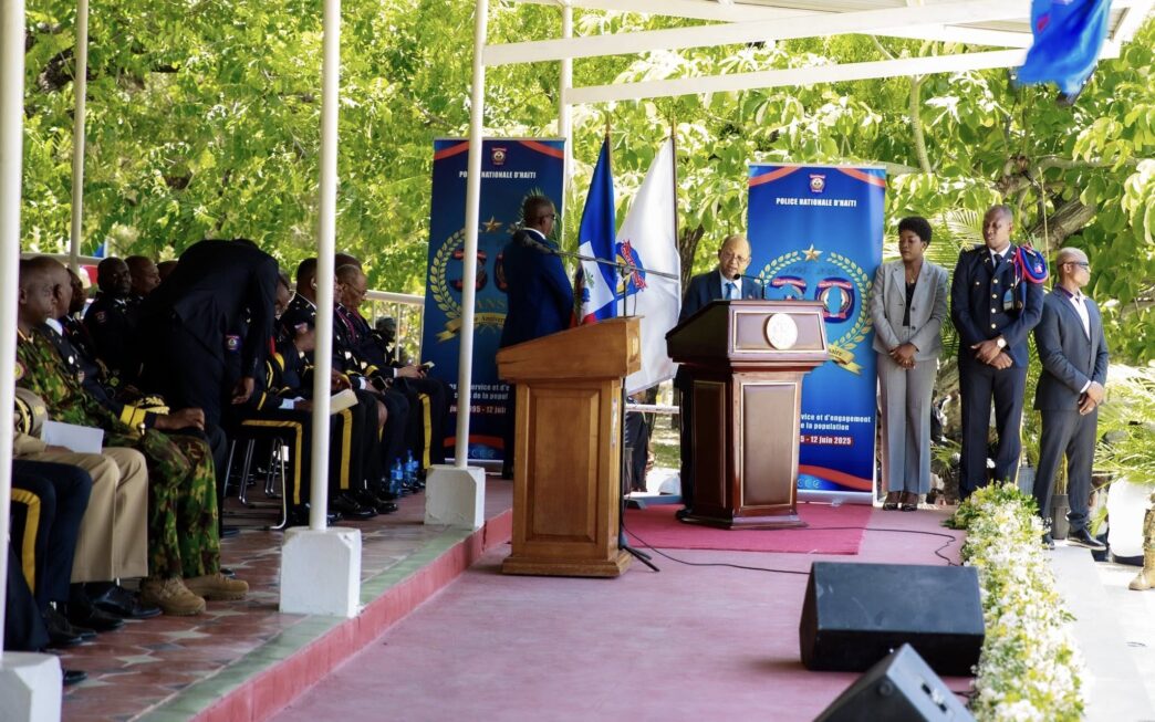 Des responsables de la Police Nationale d’Haïti et des invités ont célébré les 30 ans de l’institution lors d’une cérémonie officielle. L’événement a été partagé via la page Facebook de la PNH.