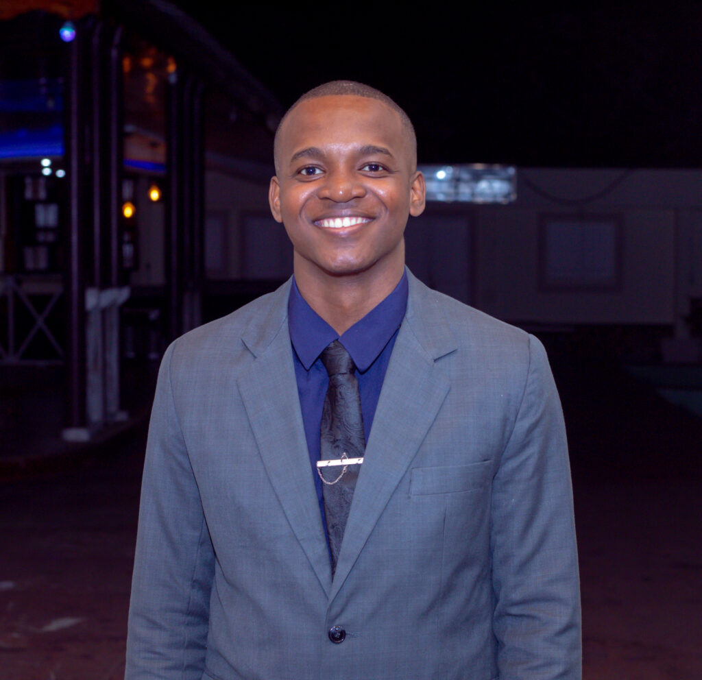 Berlensky Léger Cofondateur et vice-coordonnateur de la Youth Empowerment Organization (YEO) Présent à la clôture de la 4e édition du Youth Haitian Empowerment Exchange Program (YHEEP) Cap-Haïtien, Grand Hôtel Beck — 30 août 2025 Crédit : Et Pourquoi Média