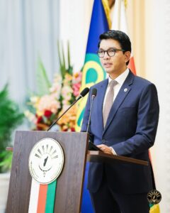 Andry Rajoelina en plein discours,face à la foule. Crédit photo : Page officielle d’Andry Rajoelina / Facebook